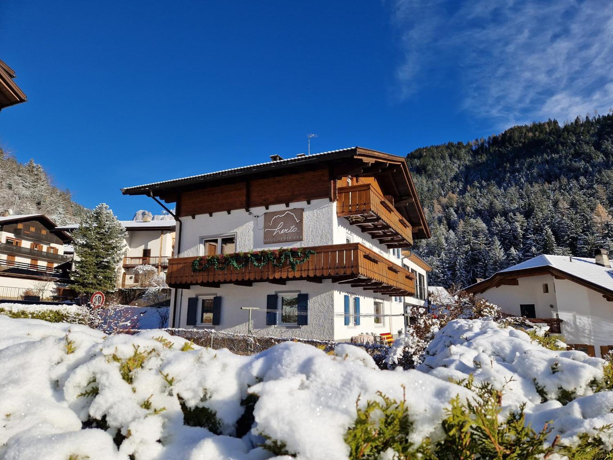 Haus Herta B&B 노바레반떼 외부 사진