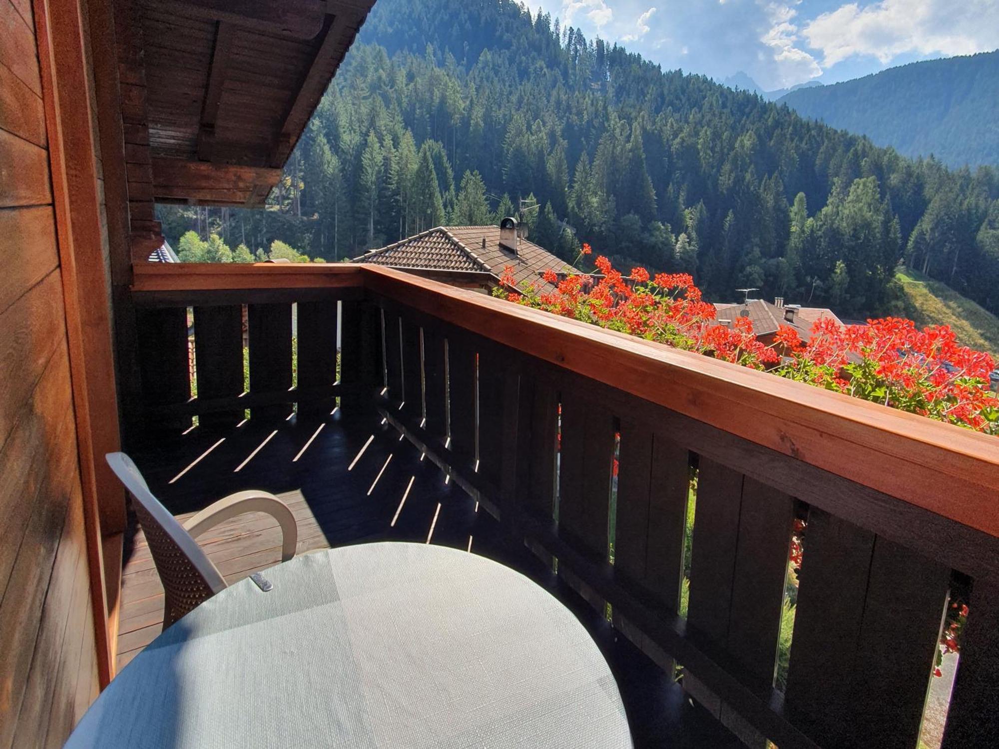 Haus Herta B&B 노바레반떼 객실 사진